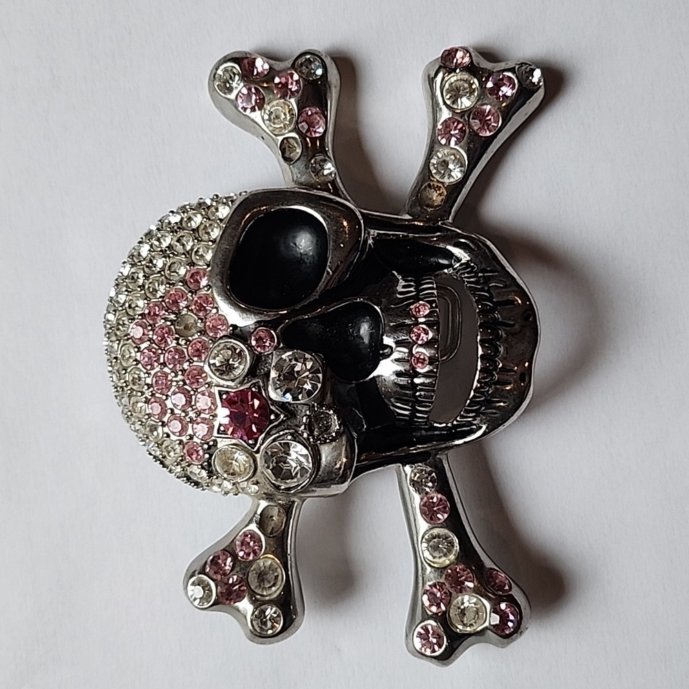 Rhinestone skull belt buckle
